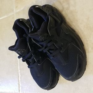 Nike Huarache Kids Black size 2.5